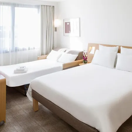 호텔 Novotel Pau Pyrenees 4*