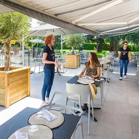 Novotel Pau Pyrenees 호텔 레스카