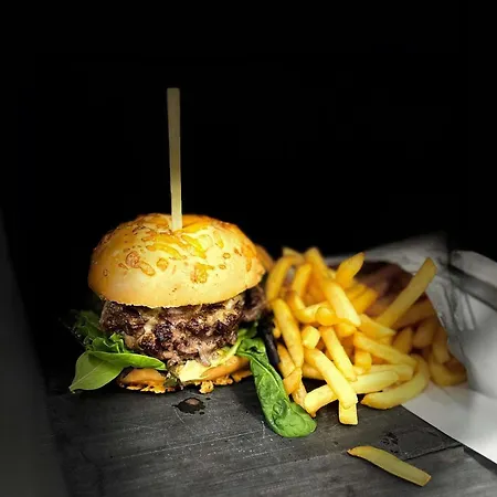 Novotel Pau Pyrenees 4* 레스카