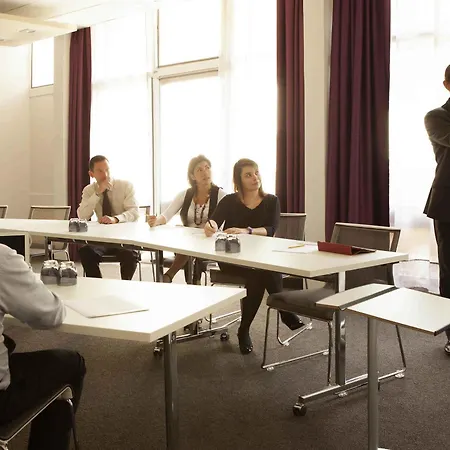 Novotel Pau Pyrenees 호텔