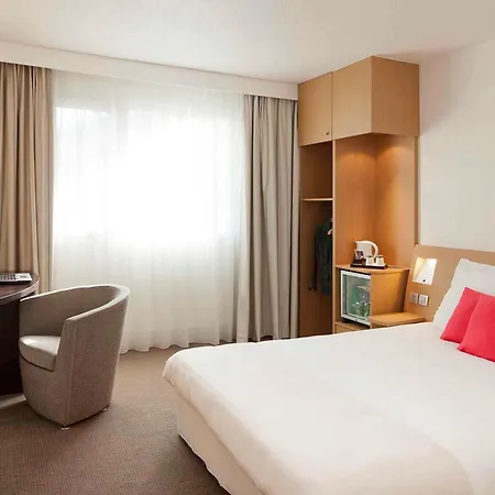 Novotel Pau Pyrenees Otel 4*