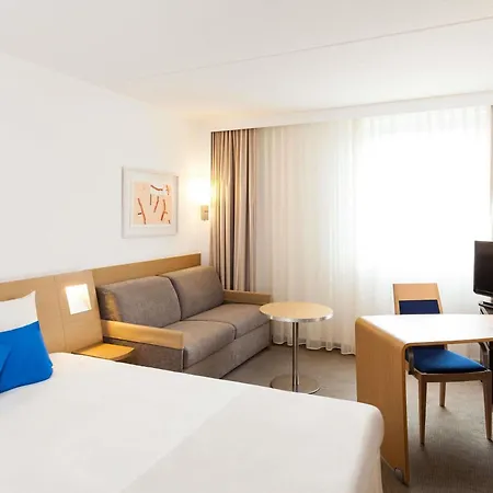 Novotel Pau Pyrenees Otel Lescar