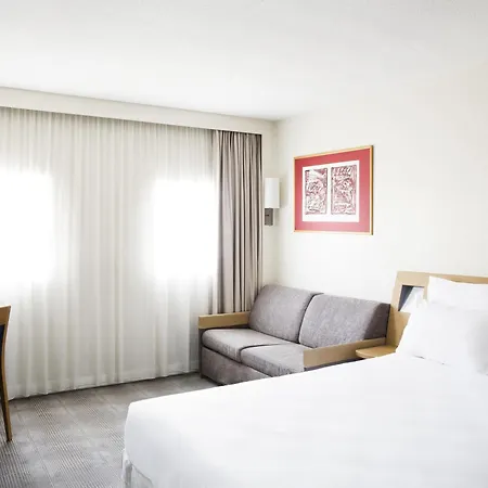 Novotel Pau Pyrenees Otel 4*