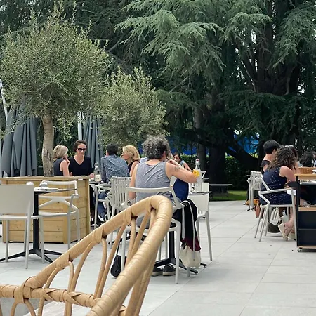 Novotel Pau Pyrenees 4* 레스카