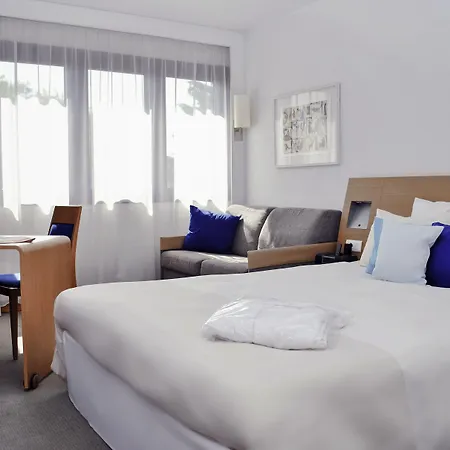 Novotel Pau Pyrenees 호텔 레스카