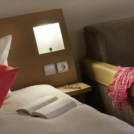 호텔 Novotel Pau Pyrenees 4*