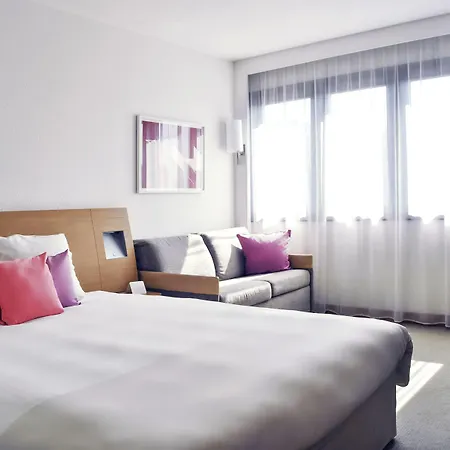 Novotel Pau Pyrenees レスカー