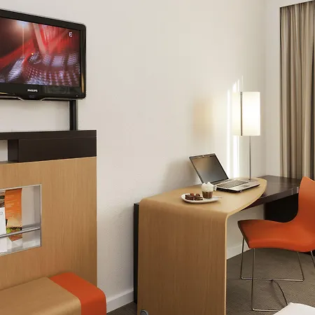 Novotel Pau Pyrenees 호텔 4*