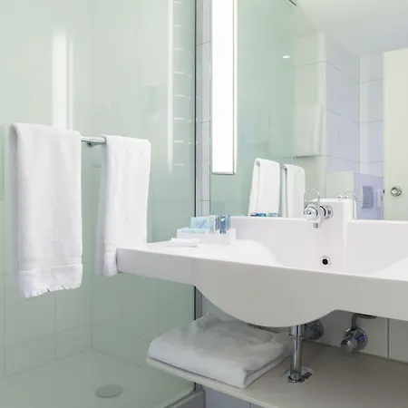 Novotel Pau Pyrenees ホテル 4*