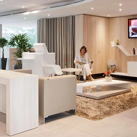 Hotel Novotel Pau Pyrénées 4*