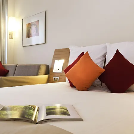 Novotel Pau Pyrenees 호텔 레스카