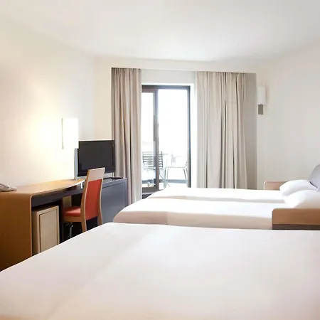 Novotel Pau Pyrenees ホテル