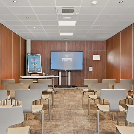 Novotel Pau Pyrénées 4*