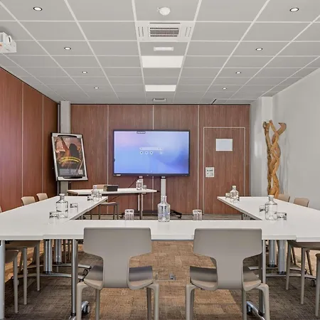 Novotel Pau Pyrenees ホテル