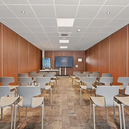 Novotel Pau Pyrénées 4* Lescar