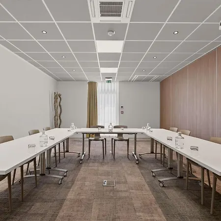 Novotel Pau Pyrénées 4* Lescar