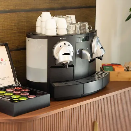 Hotel Novotel Pau Pyrénées 4*