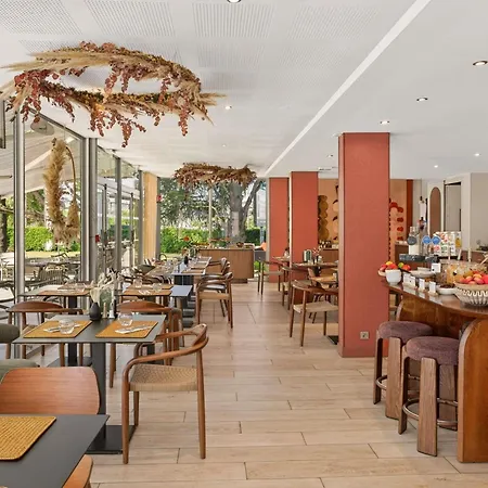 Novotel Pau Pyrénées 4*