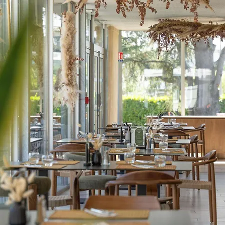 Novotel Pau Pyrénées 4* Lescar