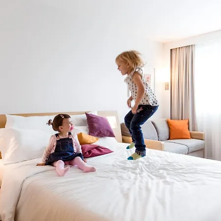 Ξενοδοχείο Novotel Pau Pyrenees 4*