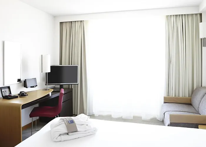 Ξενοδοχείο Novotel Pau Pyrenees 4*