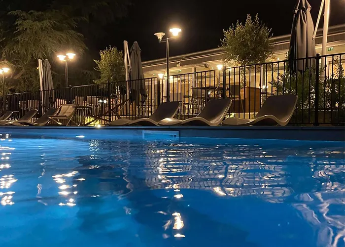 Novotel Pau Pyrenees 4* Lescar