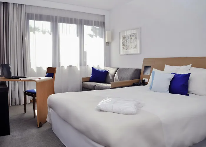 Novotel Pau Pyrenees فندق ليسكار
