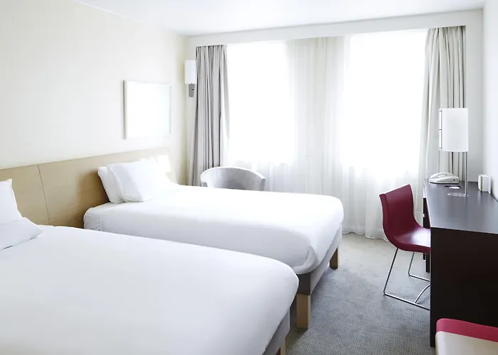 Hotel Novotel Pau Pyrénées 4*