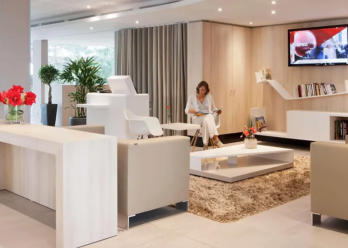 Hotel Novotel Pau Pyrenees 4*