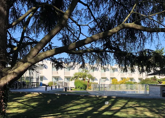 Hotel Novotel Pau Pyrénées 4*