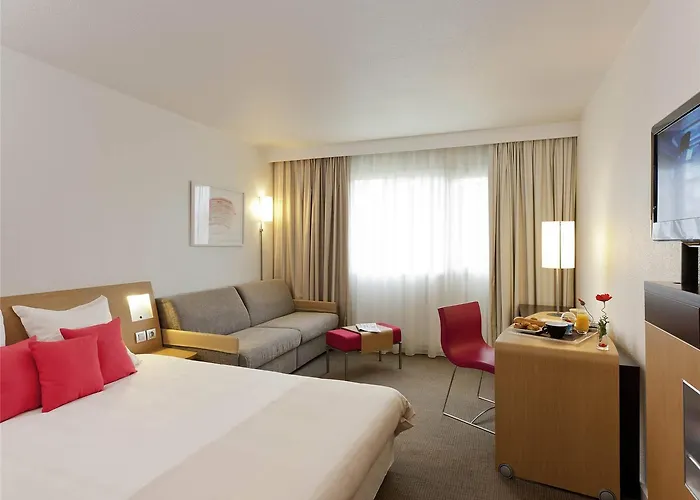Novotel Pau Pyrenees فندق 4*